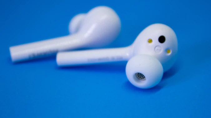 in ear hörlurar vita