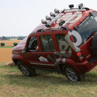 Jeep på terrängbana